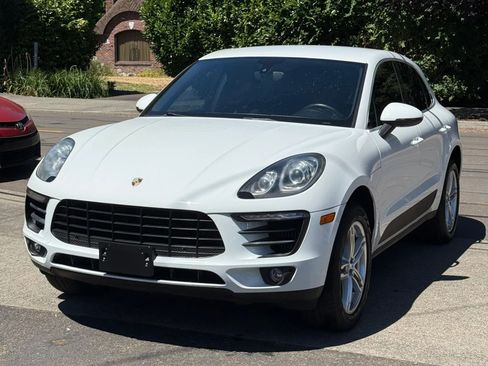 Used 2016 Porsche Macan S AWD/4WD image 3