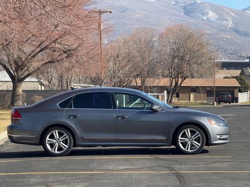 Used 2014 Volkswagen Passat 1.8T SEL Premium image 4