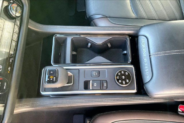 Used 2023 Nissan Pathfinder Platinum AWD/4WD image 13
