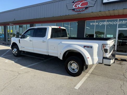 Used 2017 Ford F350 Platinum w/ Platinum Ultimate Package AWD/4WD image 4