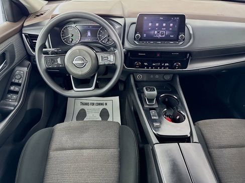 Used 2023 Nissan Rogue SV image 27