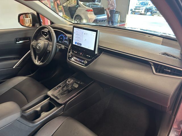 Certified 2026 Toyota Corolla Cross XLE FWD image 17