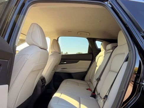 Used 2025 Nissan Murano SV AWD/4WD image 13