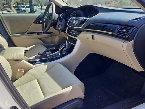 Used 2016 Honda Accord LX image 12