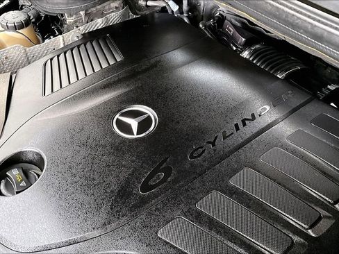 Used 2020 Mercedes-Benz GLE 450 4MATIC w/ Premium Package image 42