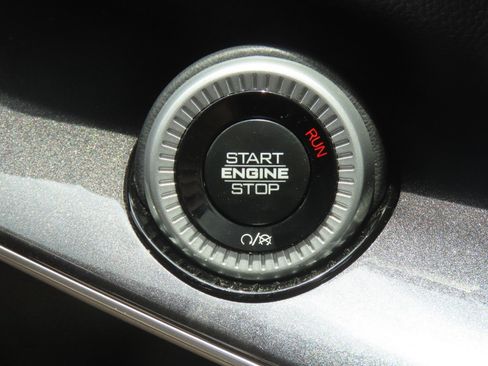 Used 2024 Jeep Wagoneer 4WD w/ Premium Group I image 31