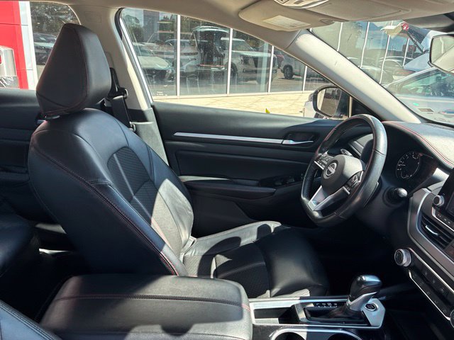 Used 2024 Nissan Altima 2.5 SR FWD image 10