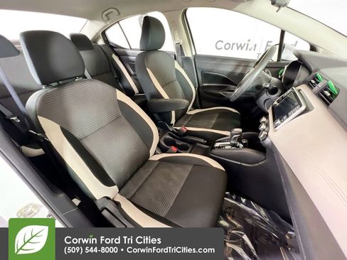 Used 2020 Nissan Versa SV image 17