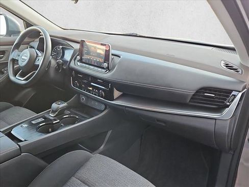 Used 2022 Nissan Rogue SV image 21