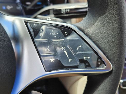 New 2025 Mercedes-Benz GLC 300 image 36