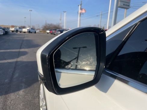 Used 2017 Jaguar F-PACE Prestige image 13