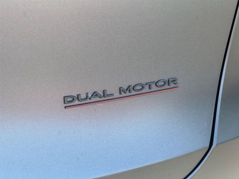 Used 2025 Tesla Model Y Long Range AWD/4WD image 7