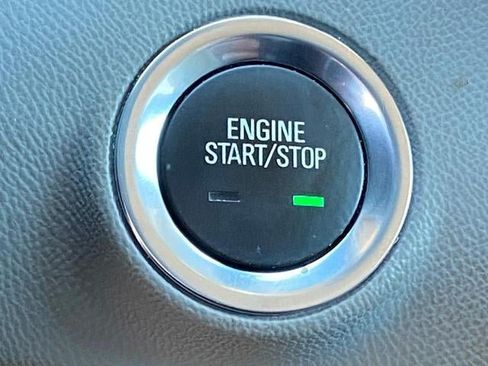 Used 2022 GMC Terrain SLT w/ Tech Package AWD/4WD image 14