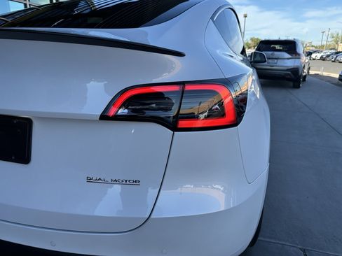 Used 2022 Tesla Model Y Performance image 13