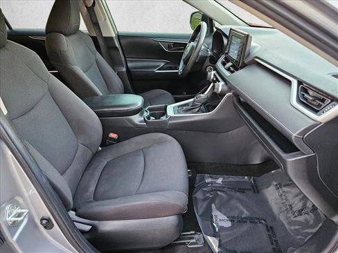 Used 2020 Toyota RAV4 LE image 19