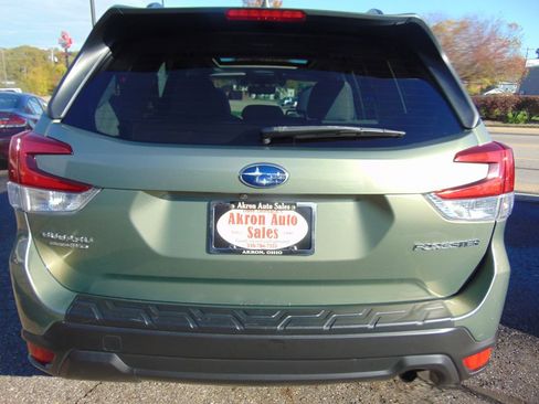 Used 2019 Subaru Forester Premium image 40