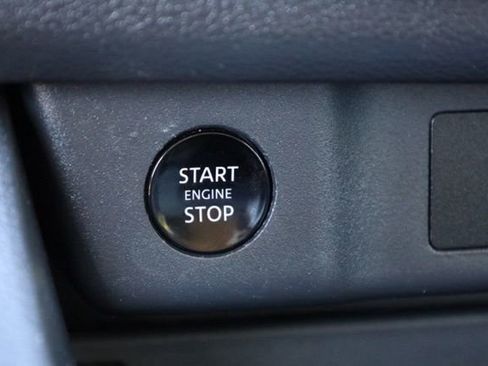 Used 2024 Nissan Rogue SV image 12