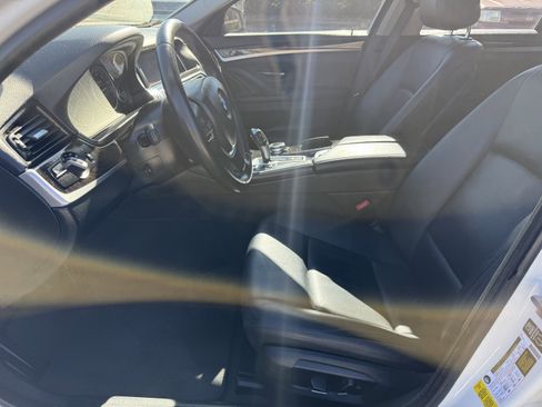 Used 2015 BMW 528i Sedan image 16