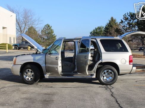 Used 2005 Cadillac Escalade AWD image 15