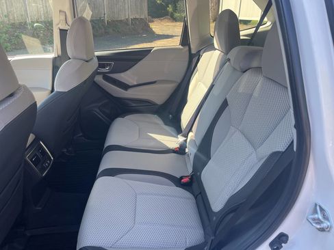 Used 2024 Subaru Forester Premium image 13