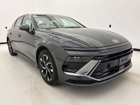 Used 2025 Hyundai Sonata SEL FWD image 15