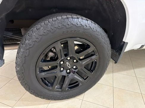 Used 2023 Chevrolet Silverado 1500 RST AWD/4WD image 31