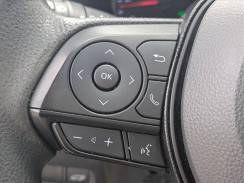 Used 2021 Toyota RAV4 XLE w/ Convenience Package FWD image 12