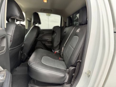 Used 2020 Chevrolet Colorado W/T w/ WT Convenience Package AWD/4WD image 4