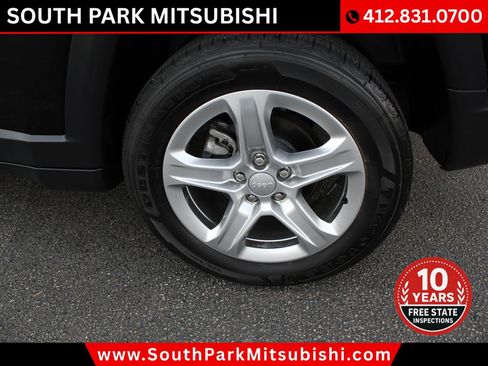 Used 2024 Jeep Compass Latitude w/ Convenience Group AWD/4WD image 31