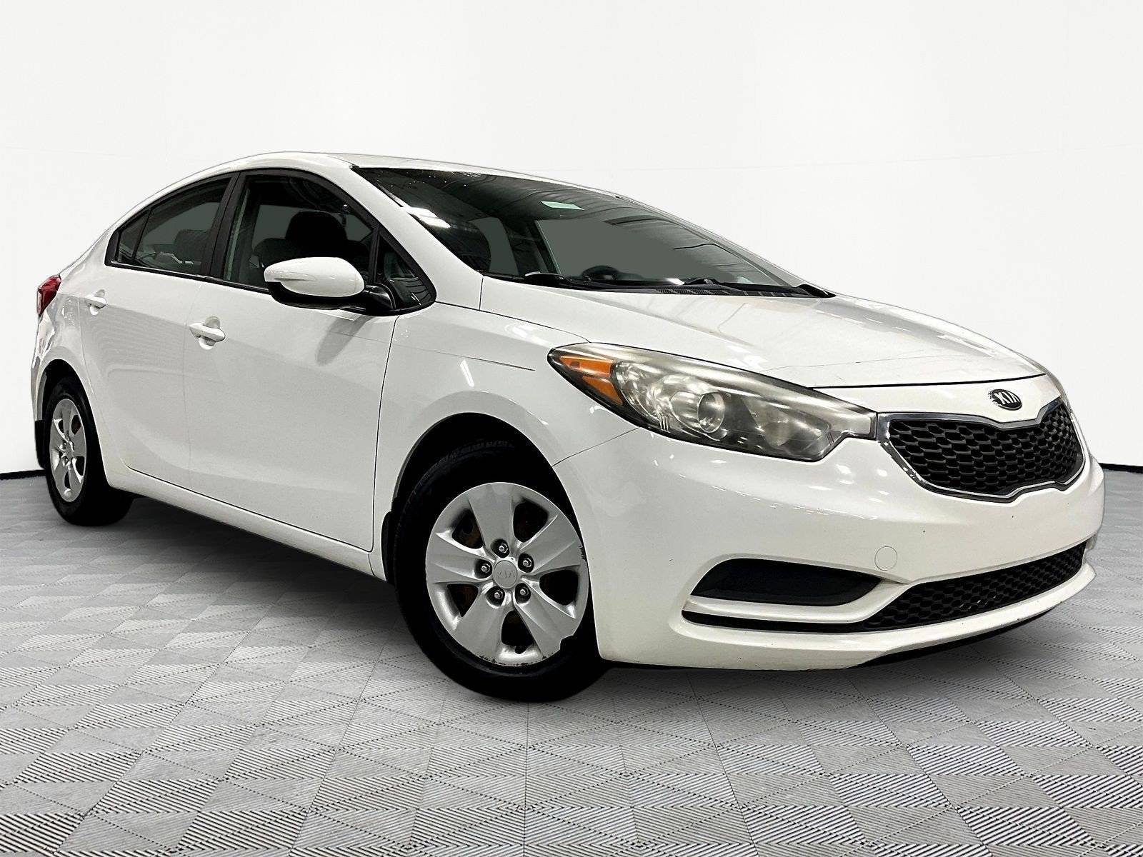 Used 2016 Kia Forte LX FWD image 3
