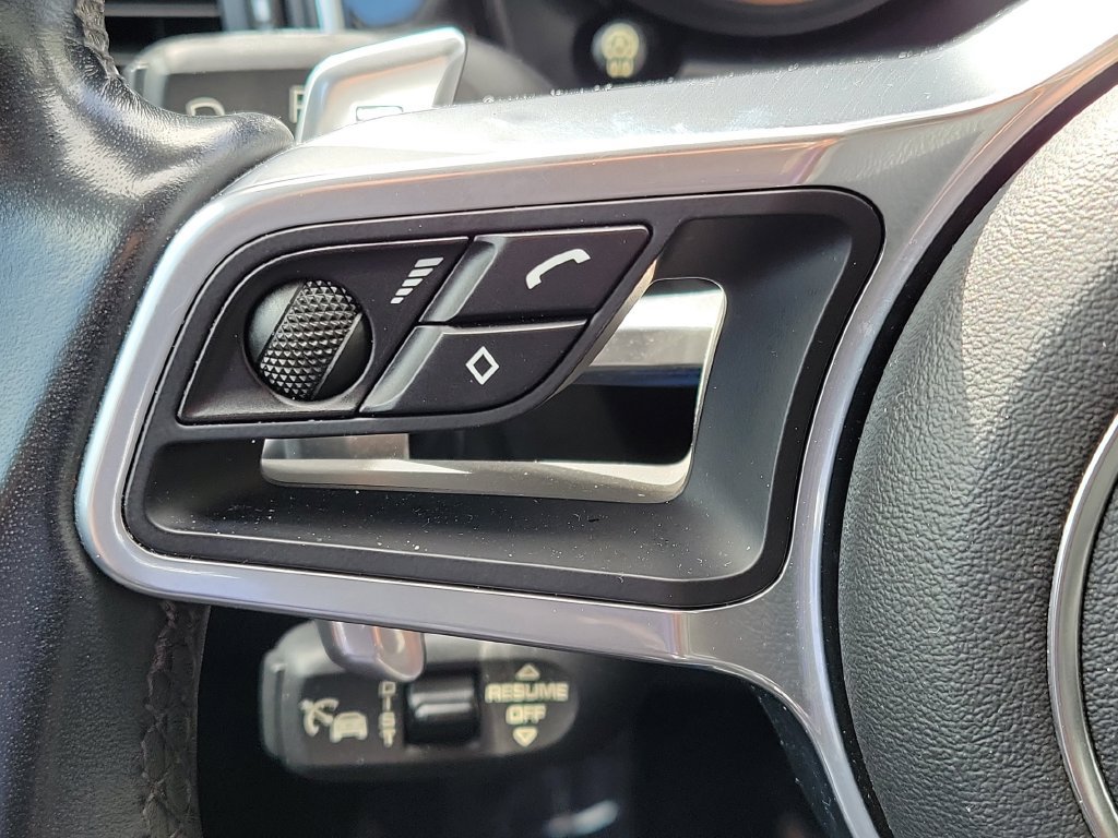 Used 2018 Porsche Macan AWD/4WD image 31