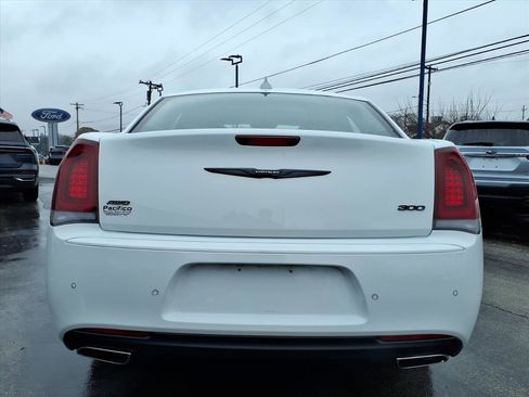 Used 2023 Chrysler 300 Touring L w/ Popular Equipment Group image 6