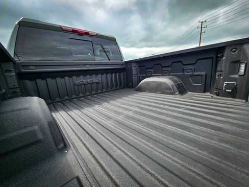 Used 2024 GMC Sierra 1500 AT4 w/ Technology Package AWD/4WD image 7