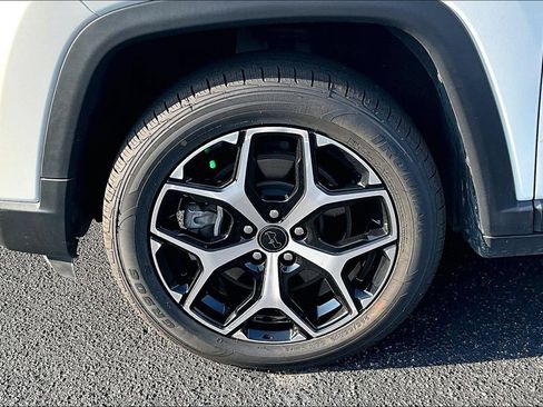 Used 2025 Jeep Compass Limited AWD/4WD image 32
