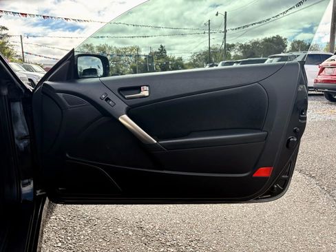 Used 2015 Hyundai Genesis 3.8 image 12