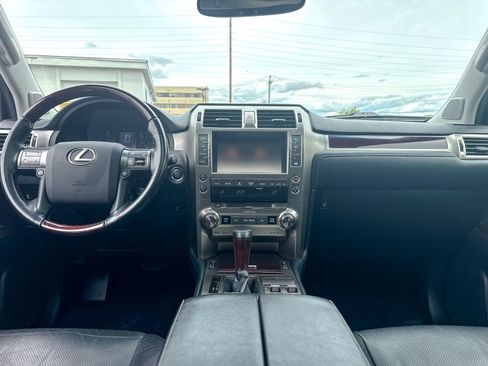 Used 2018 Lexus GX 460 Premium w/ Premium Package AWD/4WD image 26