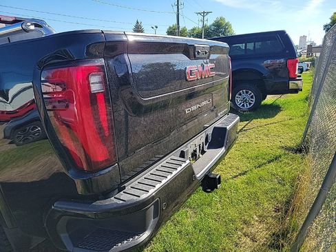 Used 2024 GMC Sierra 3500 Denali w/ Denali Reserve Package AWD/4WD image 9