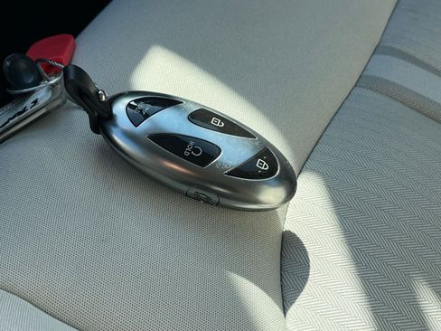 Used 2025 Kia Soul LX w/ LX Technology Package FWD image 21