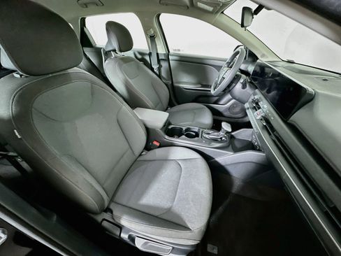 Used 2025 Kia K4 FWD image 31