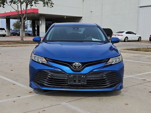 Used 2019 Toyota Camry LE image 2
