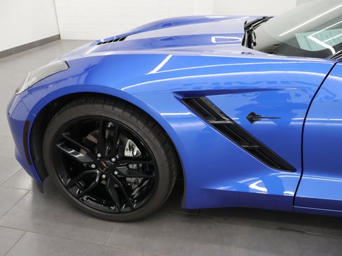 Used 2019 Chevrolet Corvette Stingray Coupe w/ Carbon Flash Badge Package RWD image 29