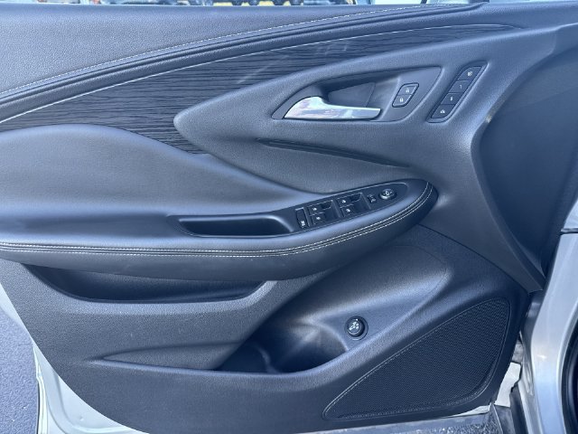 Used 2017 Buick Envision Essence FWD image 10