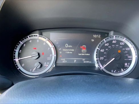 Used 2023 Toyota Highlander XLE image 24