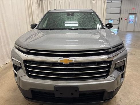 Used 2026 Chevrolet Traverse LT FWD image 9
