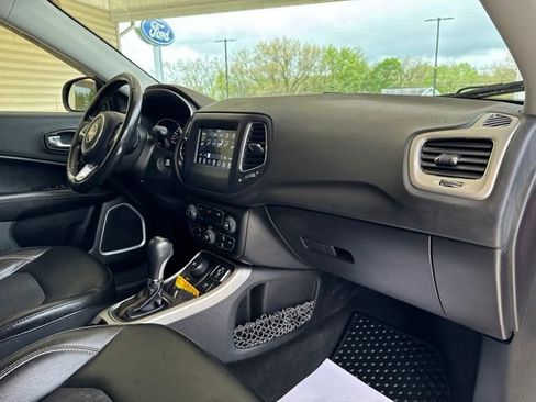 Used 2020 Jeep Compass Latitude AWD/4WD image 11