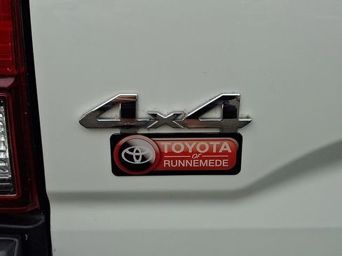 Certified 2022 Toyota Tacoma SR AWD/4WD image 29