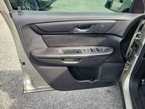 Used 2016 Chevrolet Traverse LT image 9