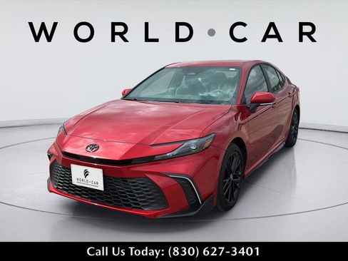 Used 2026 Toyota Camry Hybrid image 10