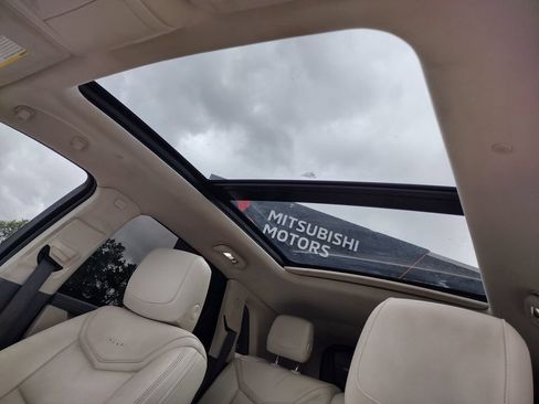 Used 2017 Cadillac XT5 Premium Luxury FWD image 10