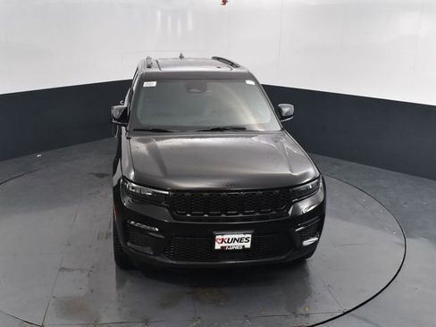 New 2025 Jeep Grand Cherokee Limited w/ Black Appearance Package AWD/4WD image 38